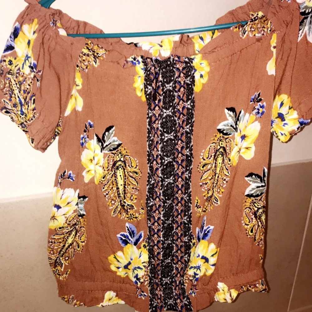 AGACI off the shoulder floral top